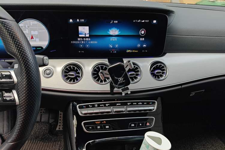 Used Mercedes-Benz E-Class 2021 E 260 Convertible Coupe Audio And AC Panel