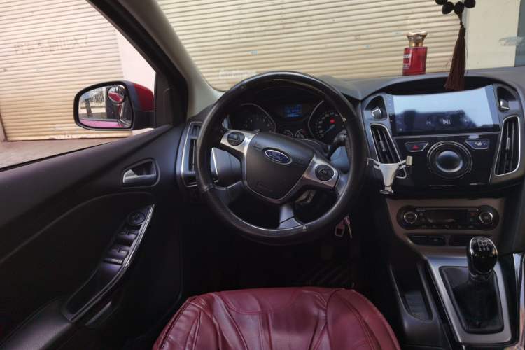 Used Ford Focus 2012 Sedan 1.6L Manual Fashion Edition