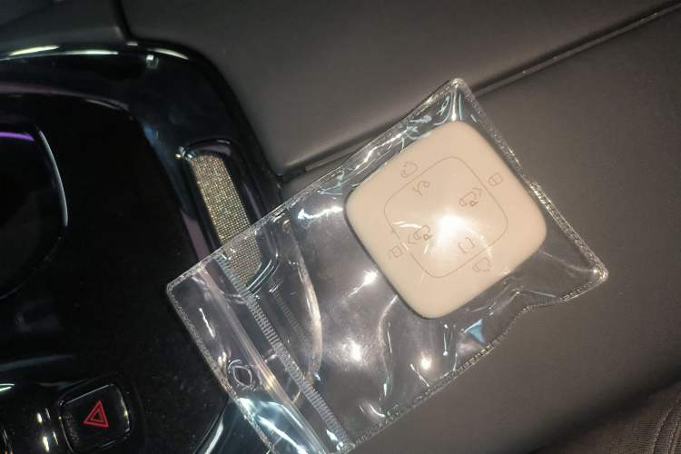 Used Zeekr 009 2024 7-Seater Walk-Through Version Four-Wheel Drive 108 kWh
