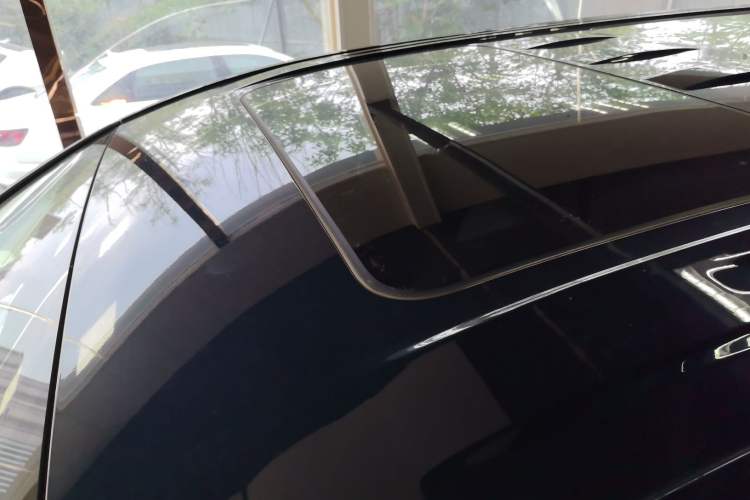 Used VOYAH Dream 2025 PHEV Four-Wheel-Drive Flagship Kunpeng Edition Roof