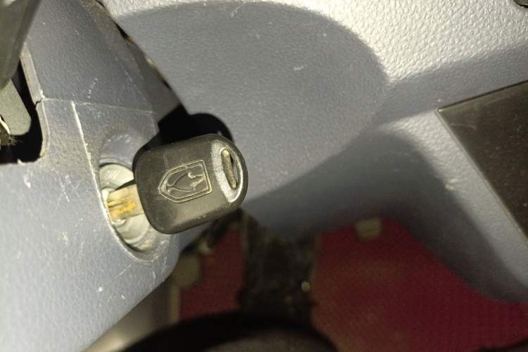 Used Jinbei Hiace X30 2021 1.5L Wealthy Single-Steaming Air-Conditioned Van China VI Standard SWC15M