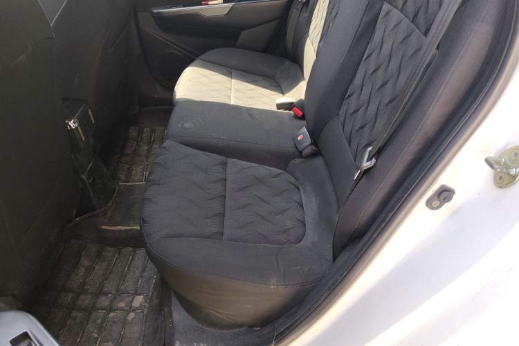 Used Kia K2 2015 Sedan 1.4L MT GLS