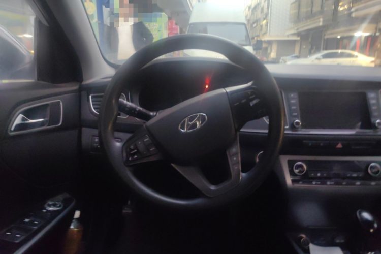 Used Hyundai Mistra 2014 1.8L Automatic Smart GLS
