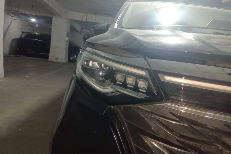 Used Roewe iMAX8 2021 400TGI Supreme Series Prestige Edition
