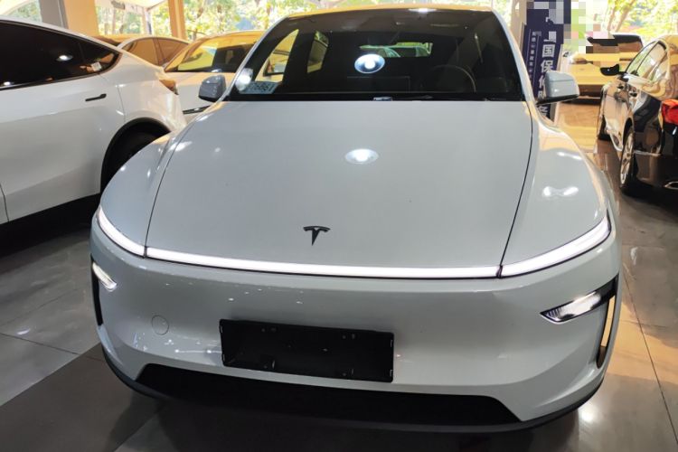 Used Tesla Model Y 2026 Long-Range All-Wheel-Drive Model