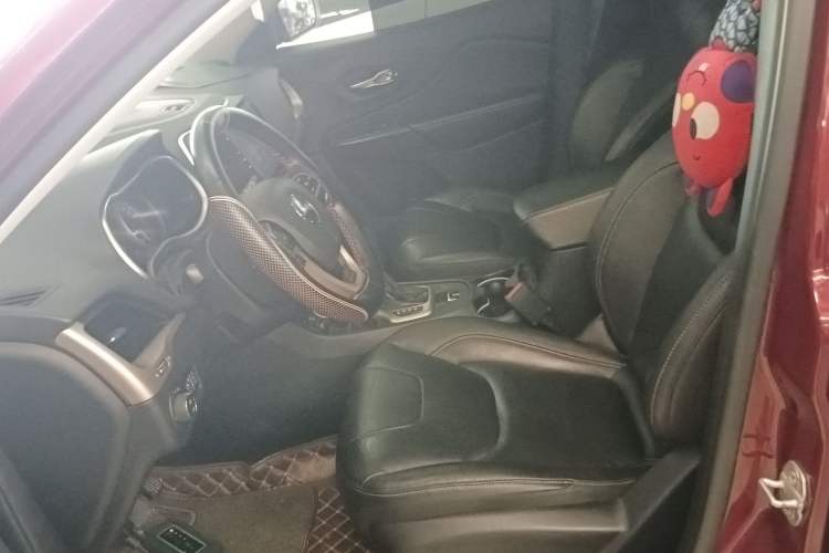 Used Jeep Cherokee 2017 2.4L Leading Edition
