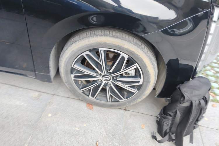 Used GAC Trumpchi E8 New Energy 2024 150km MAX Right Front Wheel Hub