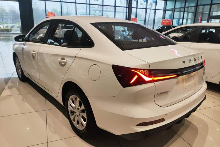 Used Roewe i5 2026 Model 1.5L Manual Comfort Version