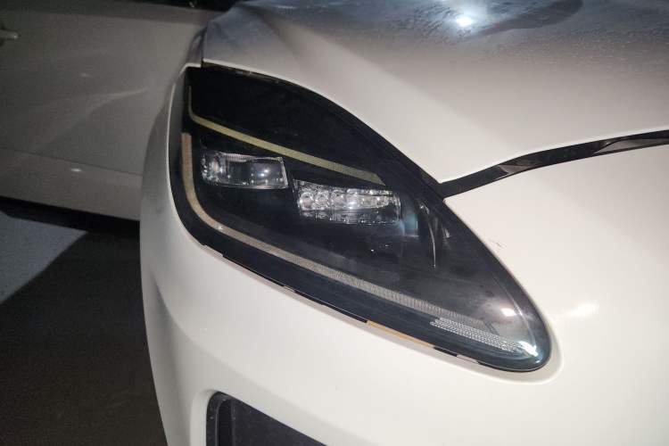 Used Jaguar E-PACE 2024 All-New R-DYNAMIC S Sport Edition Right Front Headlight