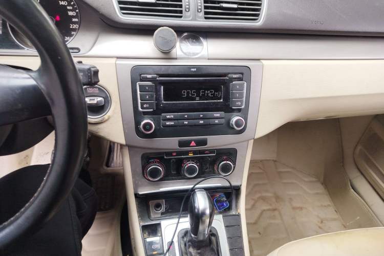 Used Volkswagen Magotan 2012 Revised 1.4 TSI Comfort Version Audio And AC Panel