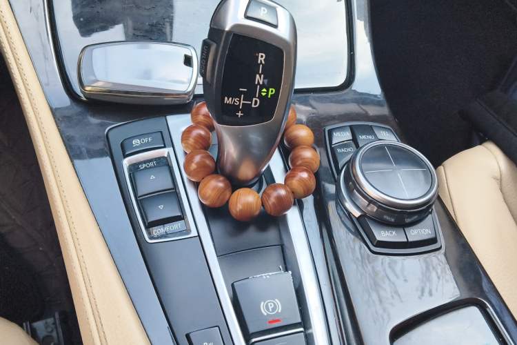 Used BMW 5 Series 2013 525Li Luxury Model Gear Lever