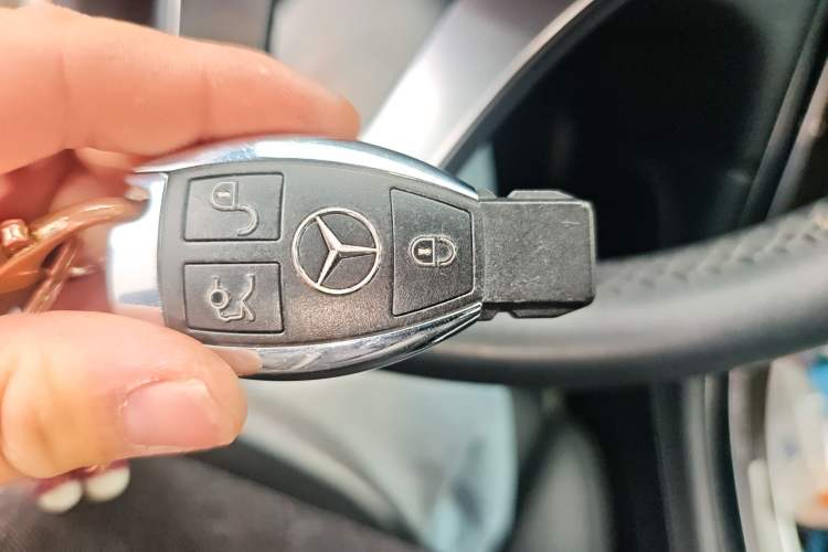 Used Mercedes-Benz GLC 2017 GLC 260 4MATIC Dynamic Edition Vehicle Key