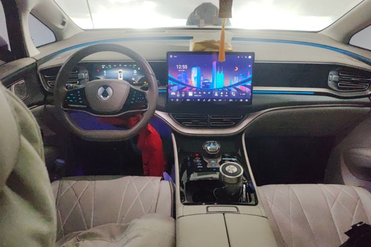 Used Denza D9 2022 DM-i 970 Four-Wheel Drive Flagship Model
