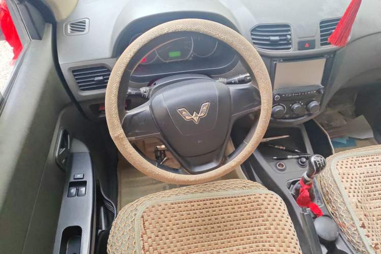 Used Wuling Hongguang 2015 1.2L S Base Model China IV
