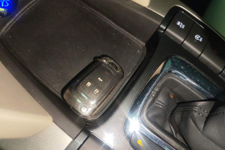 Used Chevrolet Malibu 2017 1.5T Automatic Luxury Edition Interior 1