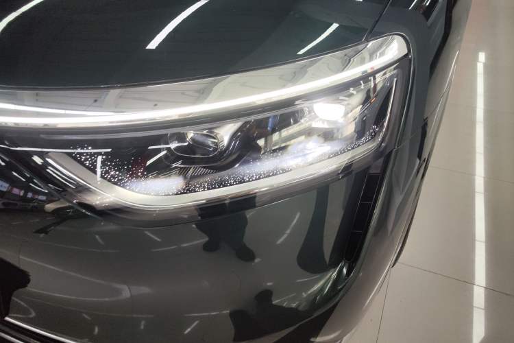Used Hima AITO M8 2025 Extended-Range Ultra Version 53.4 kWh 6-Seater Edition Left Front Headlight
