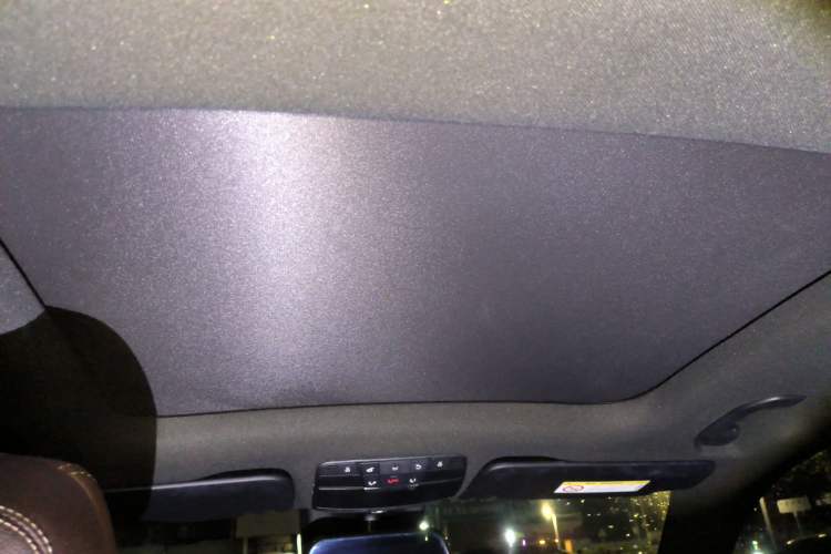 Used Mercedes-Benz GLC 2018 Facelift GLC 260 4MATIC Luxury Edition
