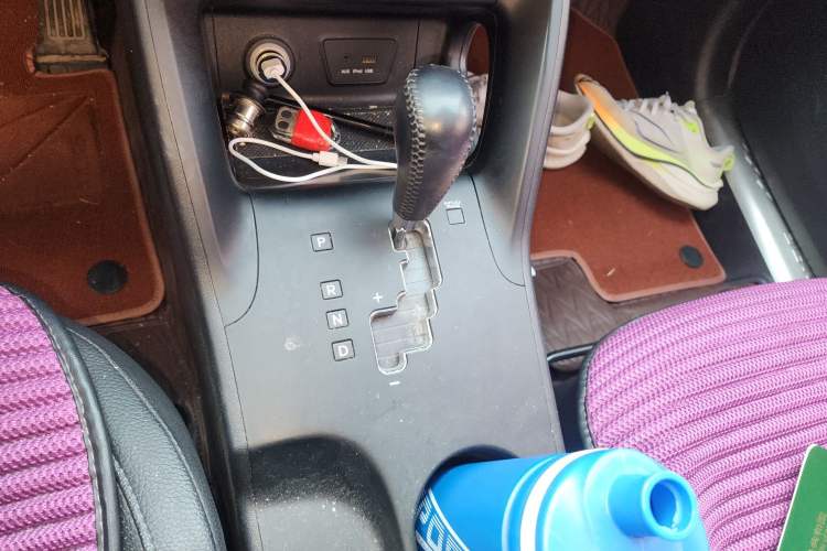 Used Hyundai ix35 2013 2.0L Automatic Two-Wheel Drive Smart GLS China IV Standard Gear Lever