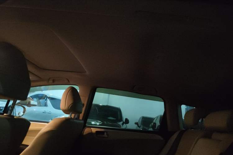 Used Honda Jade 2016 1.8L Automatic Comfort Elite Version 5 Seats Headliner