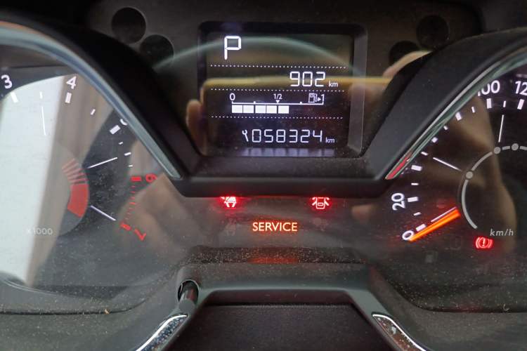 Used Citroen C4 Sega 2018 1.6L Automatic Luxury Model Odometer Close Up