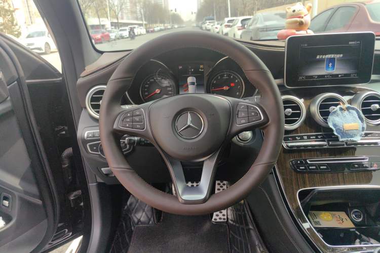 Used Mercedes-Benz GLC 2017 GLC 260 4MATIC Luxury Model
