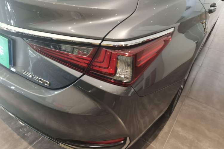 Used Lexus ES 2020 200 Excellence Edition
