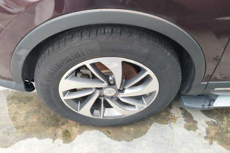 Used Baojun 560 2016 1.8L iAMT Luxury Model Left Front Wheel Hub