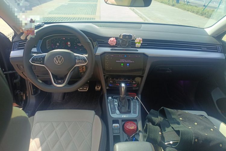 Used Volkswagen Magotan 2023 2 Million Units Limited Edition 330TSI DSG Leading Version Center Console