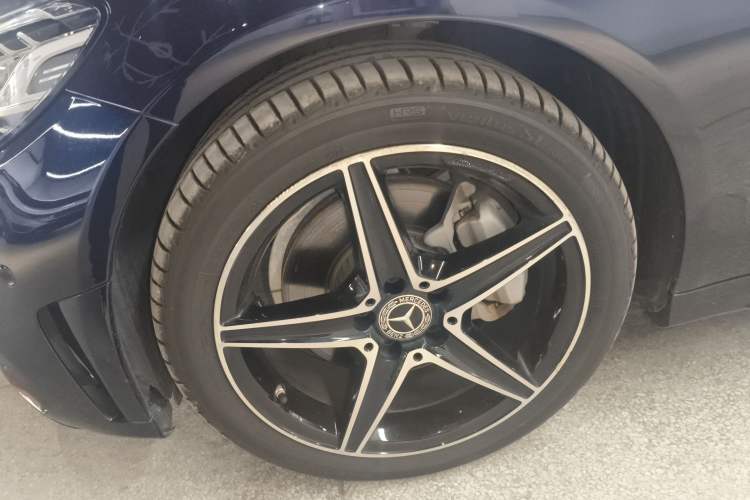 Used Mercedes-Benz C-Class 2020 Restyled C 260 Sport Edition Left Front Wheel Hub