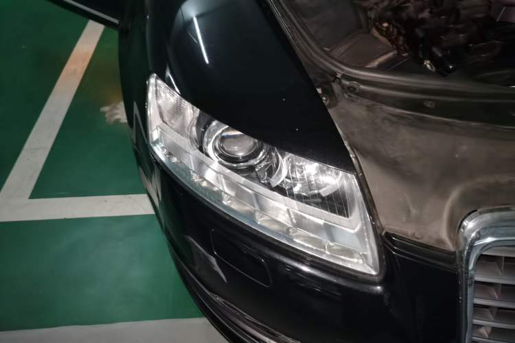 Used Audi A6L 2011 2.0 TFSI automatic Comfort trim Right Front Headlight