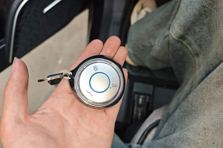 Used NETA U 2022 Zhi 400 Lithium-Nickel-Manganese-Cobalt Energy System Vehicle Key