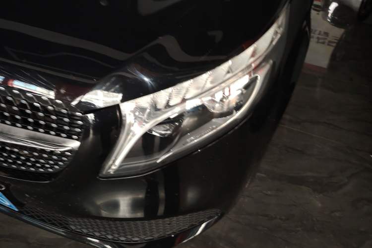 Used Mercedes-Benz V-Class 2020 V 260 Avantgarde Edition Left Front Headlight