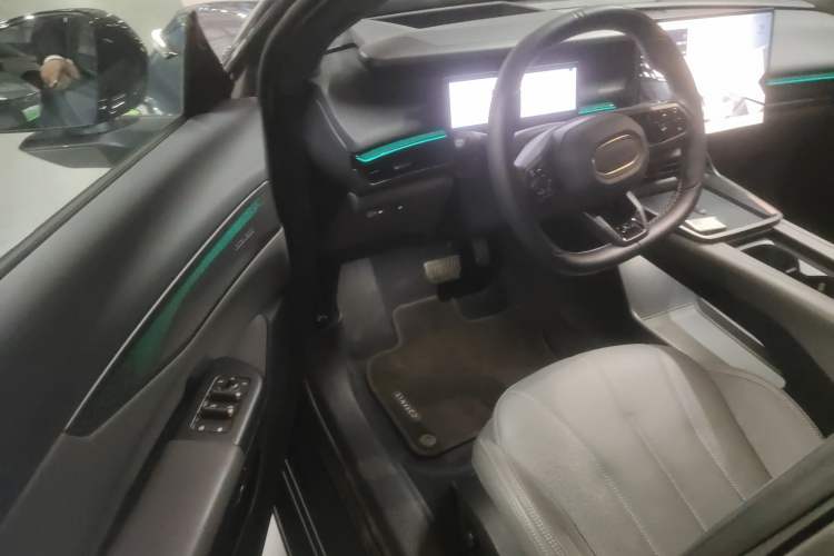 Used Lynk & Co 07 2024 EM-P 126 Long-Range Ultra
