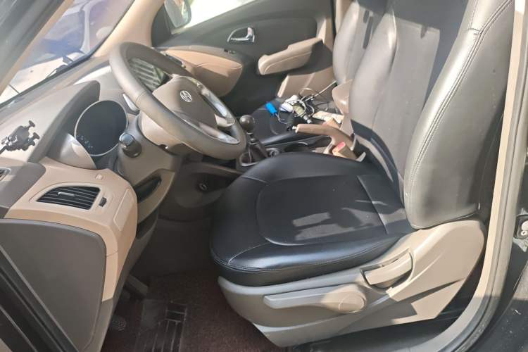 Used Hyundai ix35 2012 2.0L Manual Two-Wheel Drive New Edition GL