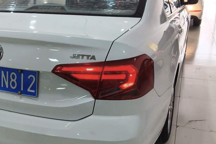 Used Volkswagen Jetta 2019 Dream Edition 1.4L Manual Fashion Version Exterior 3