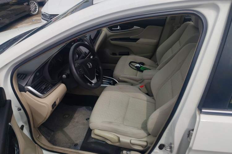 Used Honda Crider 2015 1.8L automatic luxury edition