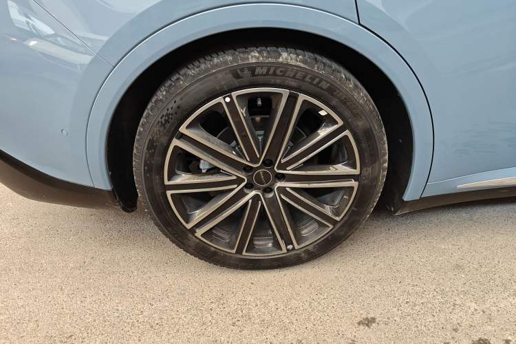 Used Hima Luxeed R7 2025 Range-Extended Version 251 km Max