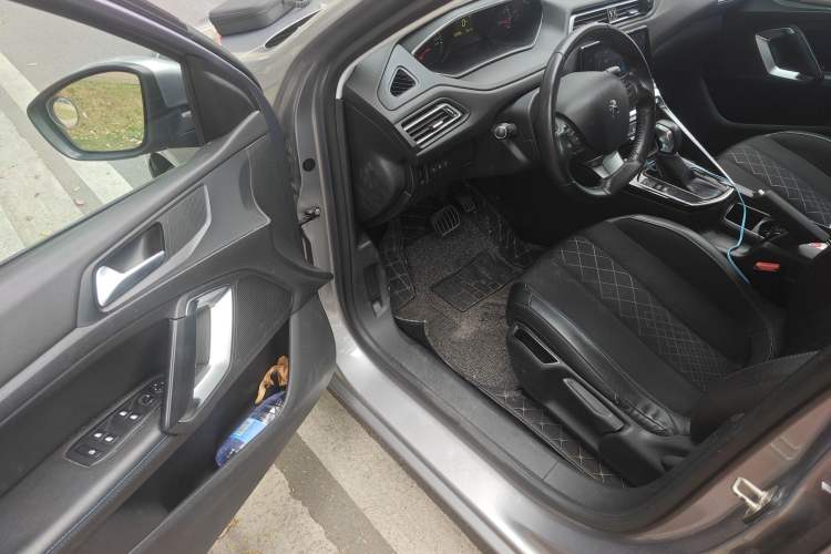 Used Peugeot 308 2016 1.6L Automatic Luxury Edition