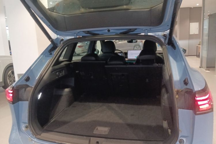 Used Volkswagen Tiguan L 2024 PRO 380TSI Four-Wheel Drive R-Line Smart Edition Trunk