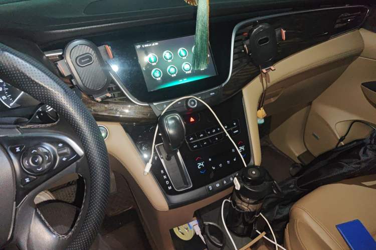 Used Buick GL8 2017 ES 28T Flagship Model China V Standard Audio And AC Panel