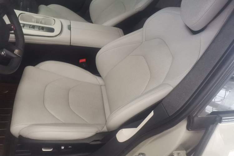 Used Xiaomi Auto SU7 2024 Rear-Drive Long-Range Intelligent Driving Version