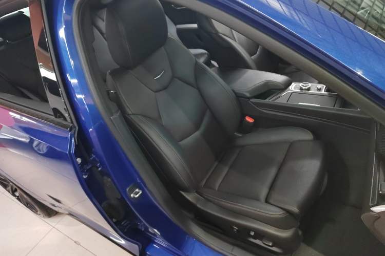 Used Cadillac CT5 2020 Revised 28T Platinum Sport Edition Right Front Seat