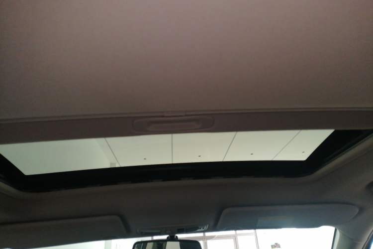 Used Mitsubishi Outlander 2019 2.0L Two-Wheel Drive Comfort Edition 7 Seats China V Emission Standard