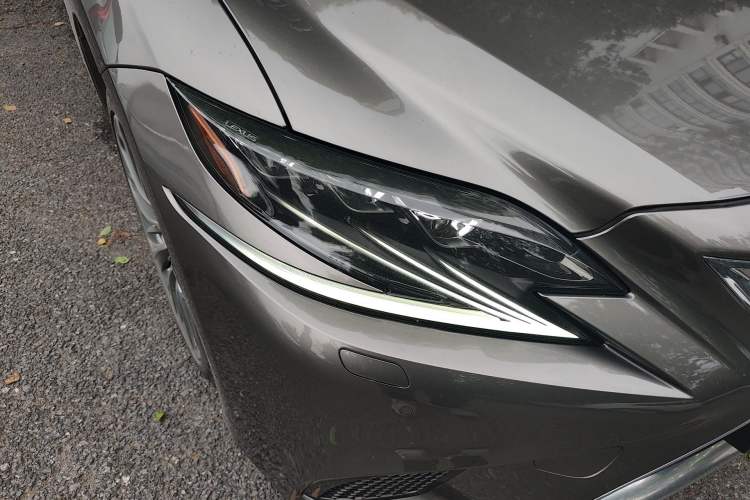 Used Lexus LS 2018 500h Executive Edition China V Standard Right Front Headlight