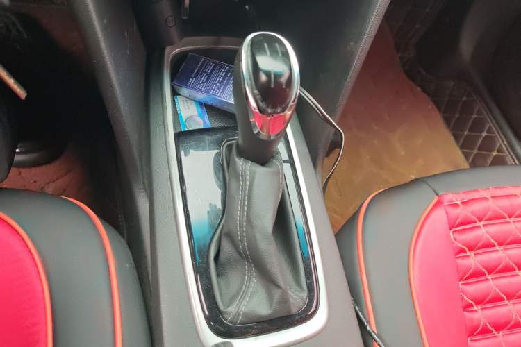 Used Chevrolet Cavalier 2019 325T Dual-Clutch Xinyue Edition Gear Lever