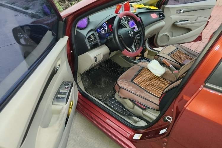 Used Honda City Classic 2012 1.5L Automatic Elite Edition Driver Seat