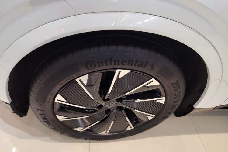 Used Avatr 07 2024 Pro+ All-Electric Version Left Front Wheel Hub