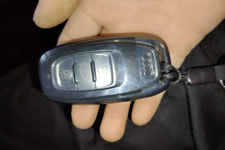 Used Audi Q5 2017 Plus 40 TFSI Technology Model Vehicle Key