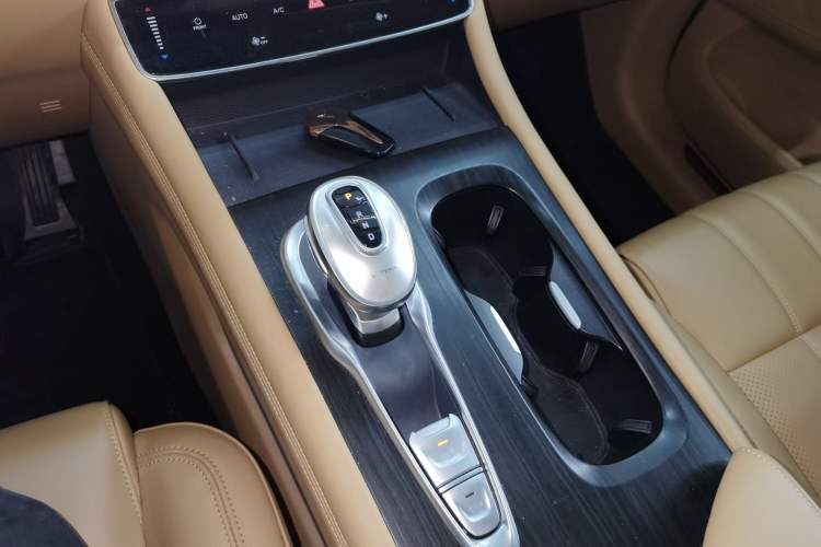 Used VOYAH Dream 2022 Low-Carbon Edition Plus Intelligent Driving Package Gear Lever