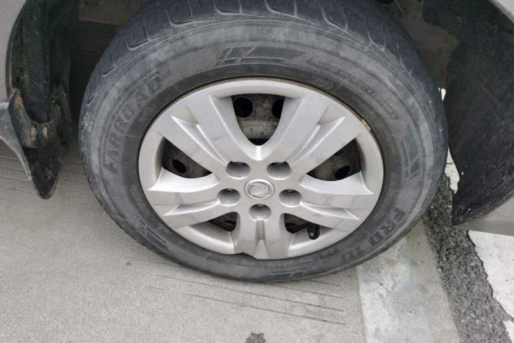 Used FORTHING Lingzhi 2013 V3 1.5L 7-Seater Standard Model II Right Front Wheel Hub